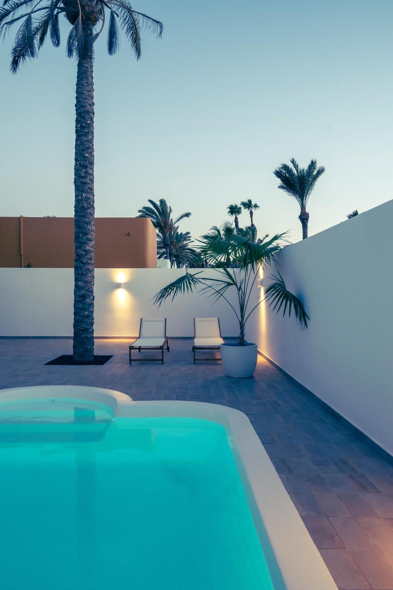 Villa Tropico - Design House With Pool In คอร์ราเลโฮ ภายนอก รูปภาพ