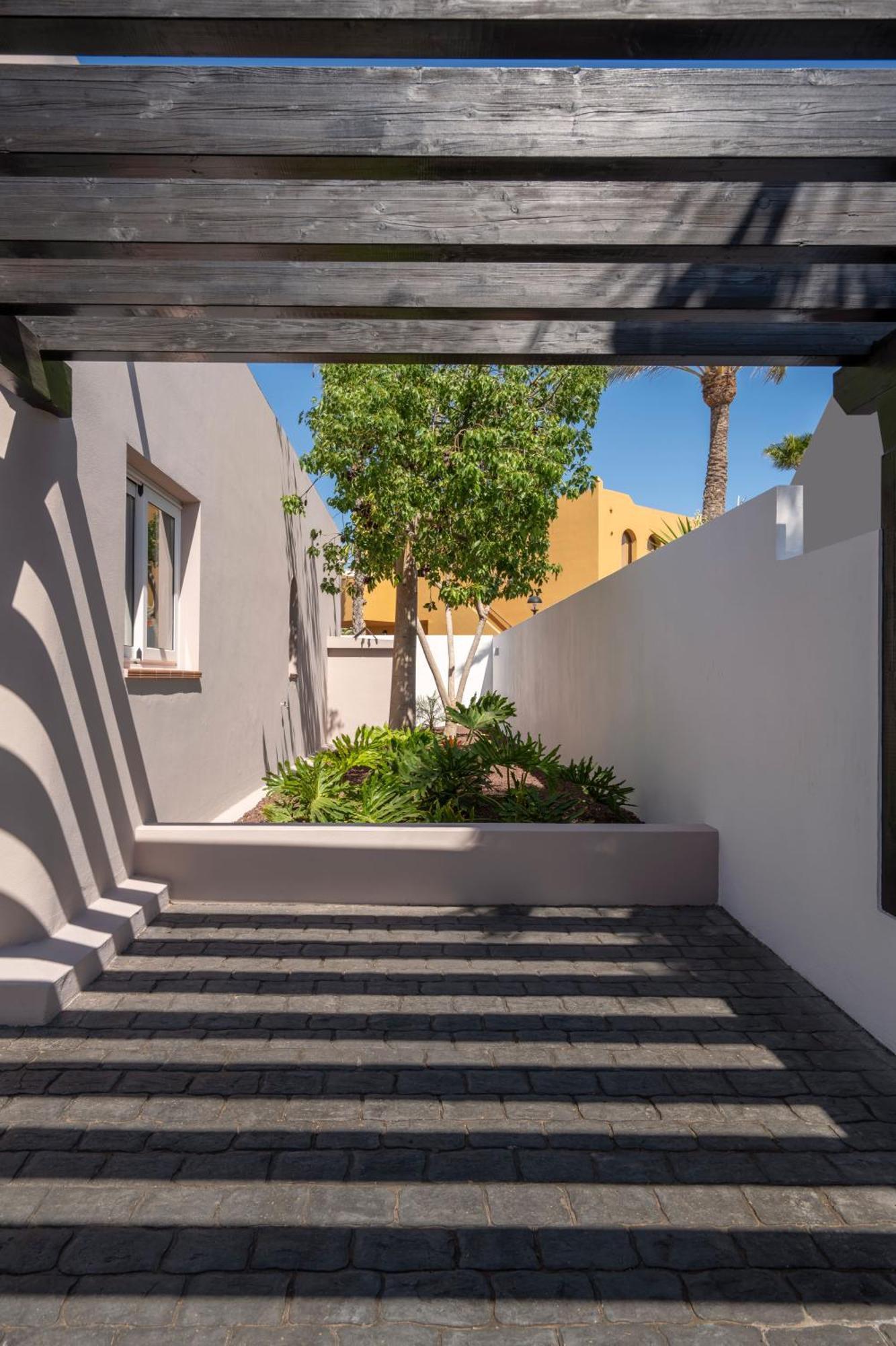 Villa Tropico - Design House With Pool In คอร์ราเลโฮ ภายนอก รูปภาพ